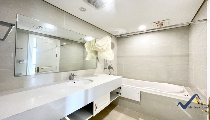 Cho thuê biệt thự Vinhomes Riverside Hoa Lan 4 phòng ngủ 21