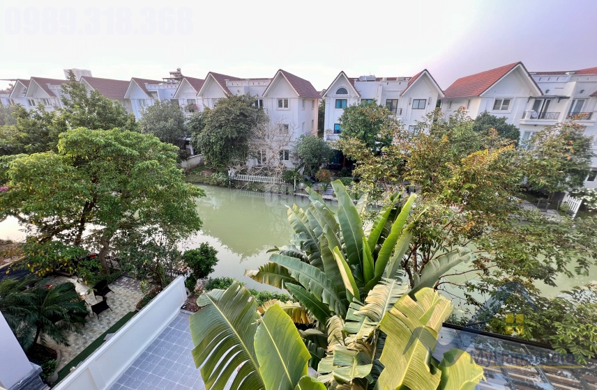 Cho thuê biệt thự Vinhomes Riverside Hoa Sữa, full nội thất gần sân Golf 13