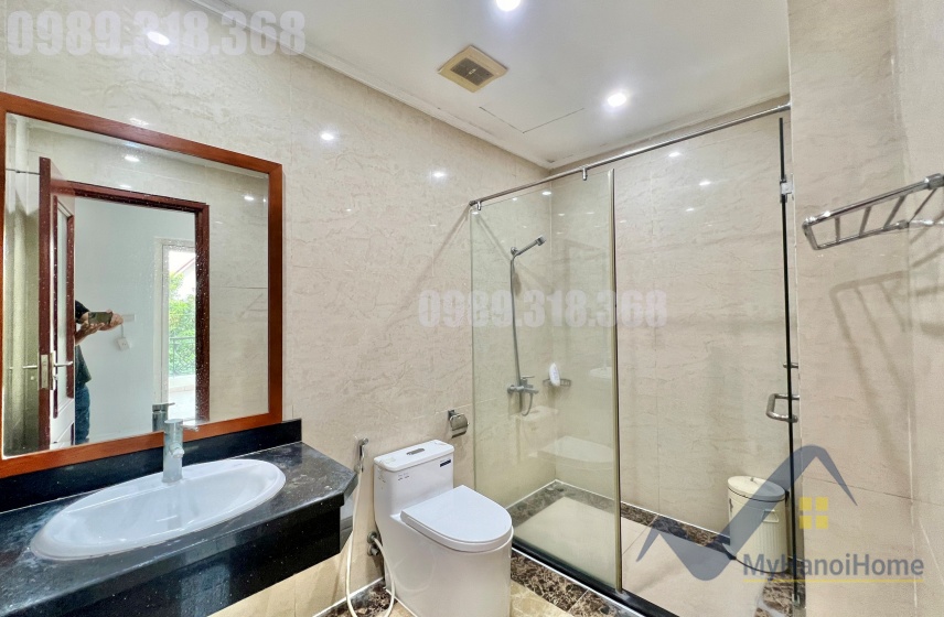 Cho thuê biệt thự Vinhomes Riverside Hoa Sữa, full nội thất gần sân Golf 14
