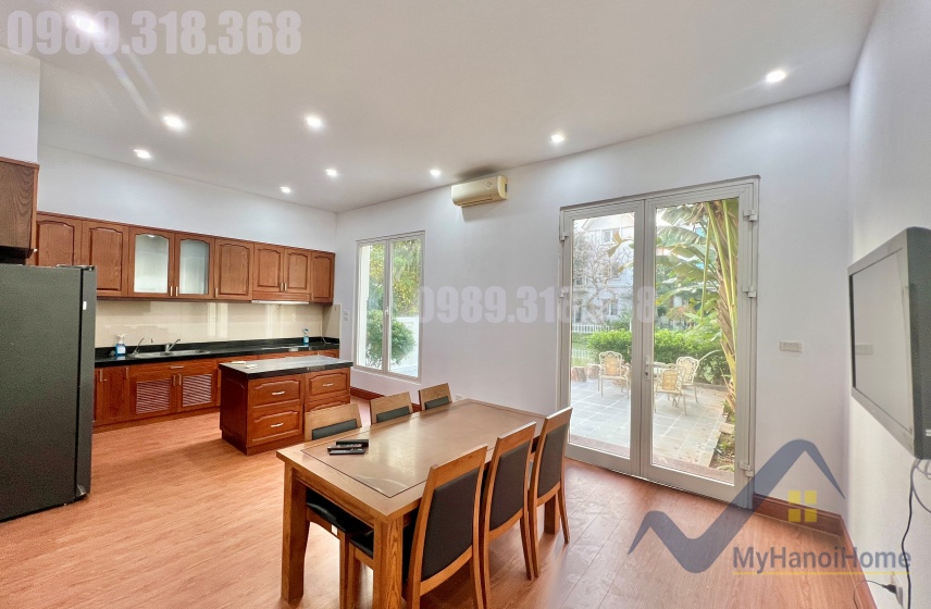 Cho thuê biệt thự Vinhomes Riverside Hoa Sữa, full nội thất gần sân Golf 2