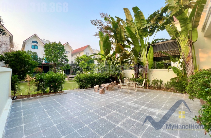 Cho thuê biệt thự Vinhomes Riverside Hoa Sữa, full nội thất gần sân Golf 5