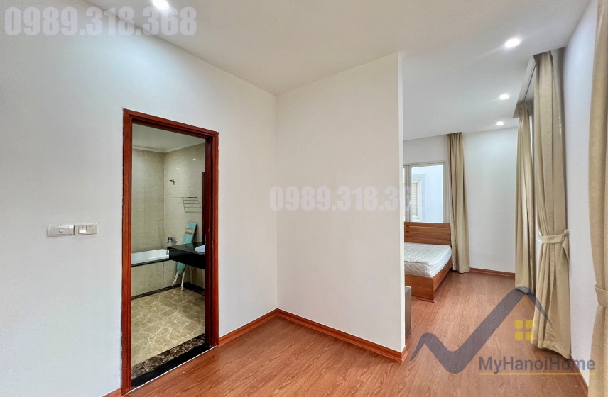 Cho thuê biệt thự Vinhomes Riverside Hoa Sữa, full nội thất gần sân Golf 7