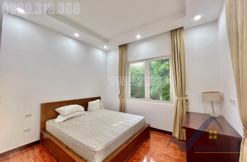 Cho thuê biệt thự Vinhomes Riverside Hoa Sữa, full nội thất gần sân Golf 9