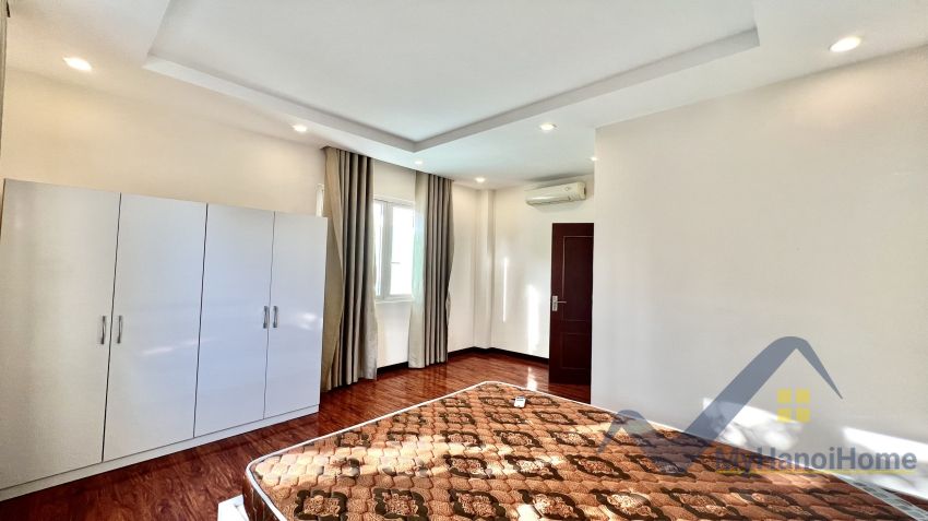 Cho thuê biệt thự Vinhomes Riverside khu Hoa Sữa full đồ 12