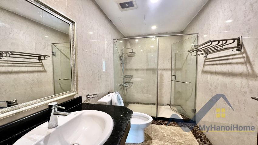 Cho thuê biệt thự Vinhomes Riverside khu Hoa Sữa full đồ 13