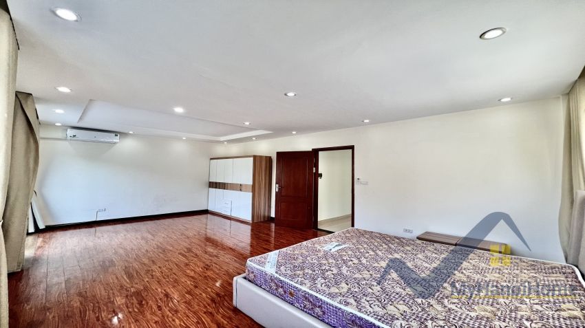 Cho thuê biệt thự Vinhomes Riverside khu Hoa Sữa full đồ 16