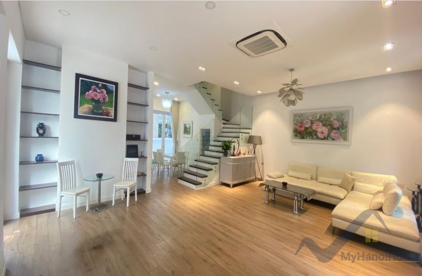 Cho thuê biệt thự Vinhomes Riverside nội thất hiện đại 1