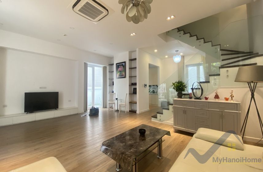 Cho thuê biệt thự Vinhomes Riverside nội thất hiện đại 2