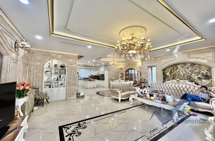 Cho thuê biệt thự Vinhomes Riverside nội thất tân cổ điển 1