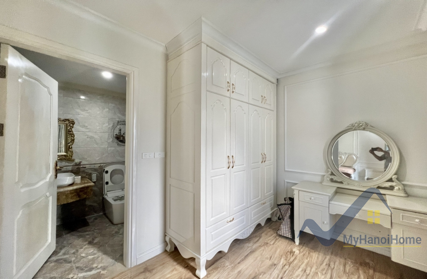 Cho thuê biệt thự Vinhomes Riverside nội thất tân cổ điển 15