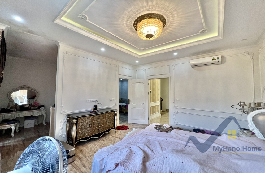 Cho thuê biệt thự Vinhomes Riverside nội thất tân cổ điển 7