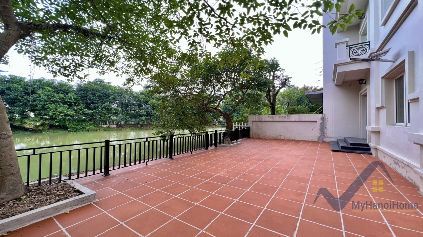 Cho thuê biệt thự Vinhomes Riverside song lập đủ đồ 4