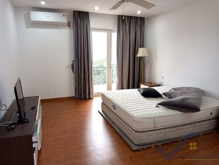 Cho thuê biệt thự Vinhomes Riverside song lập đủ đồ 12