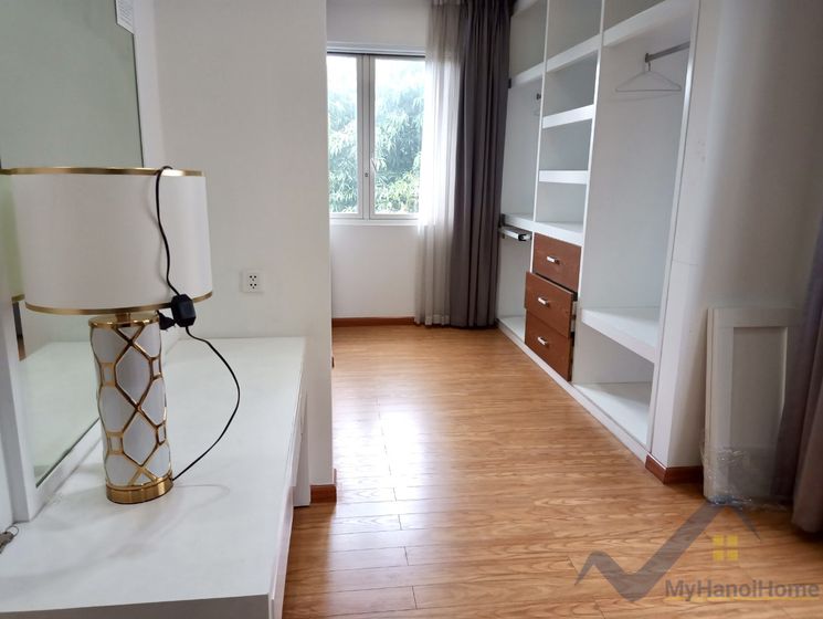 Cho thuê biệt thự Vinhomes Riverside song lập đủ đồ 13