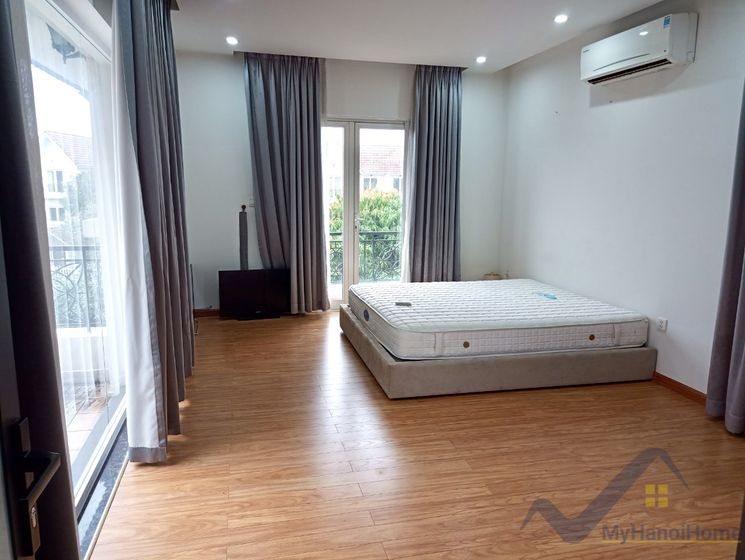 Cho thuê biệt thự Vinhomes Riverside song lập đủ đồ 14