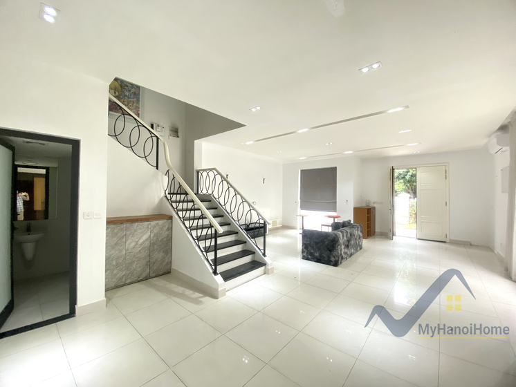 Cho thuê biệt thự Vinhomes Riverside song lập đủ đồ 4