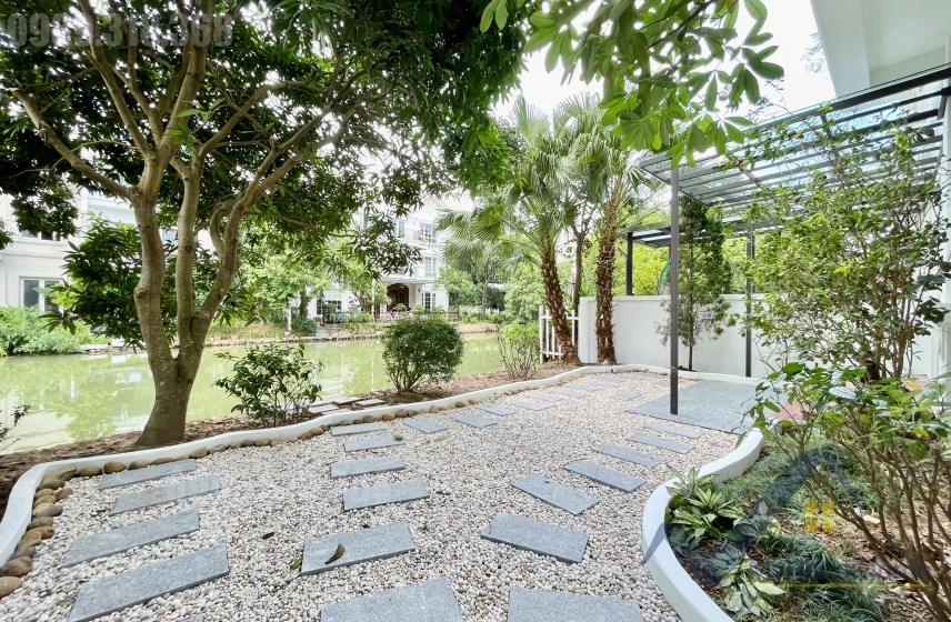 Cho thuê biệt thự Vinhomes Riverside, song lập full nội thất 8