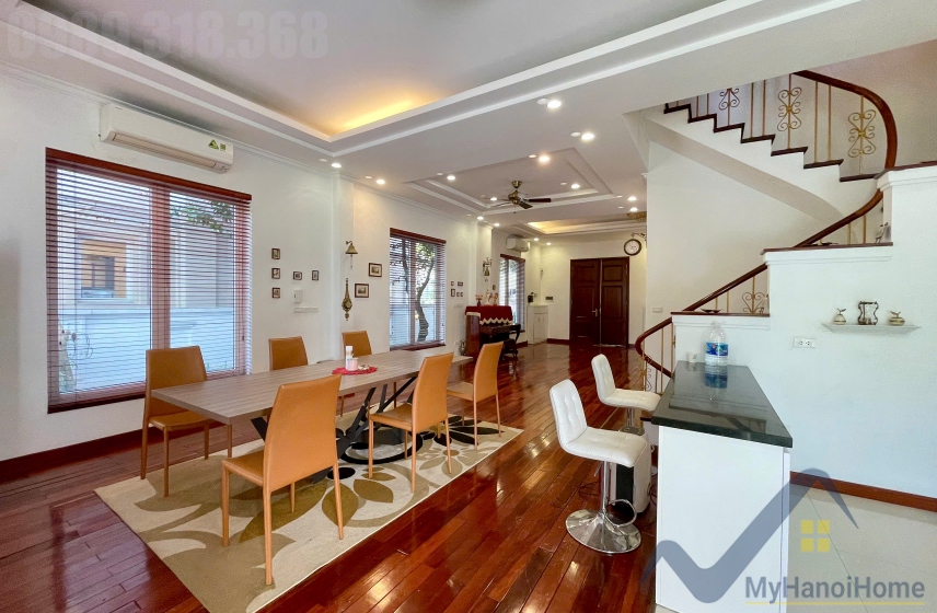 Cho thuê biệt thự Vinhomes Riverside trang bị full nội thất 4pn 5