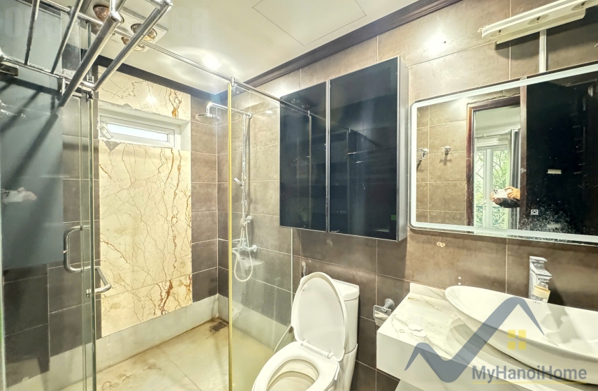 Cho thuê biệt thự Vinhomes Riverside trang bị full nội thất 11