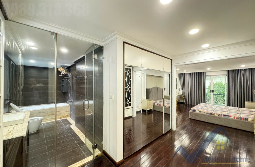 Cho thuê biệt thự Vinhomes Riverside trang bị full nội thất 16