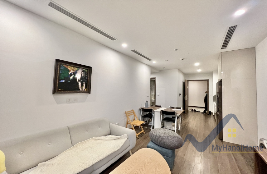 Cho thuê căn hộ 2PN 2WC chung cư Vinhomes Symphony full 4