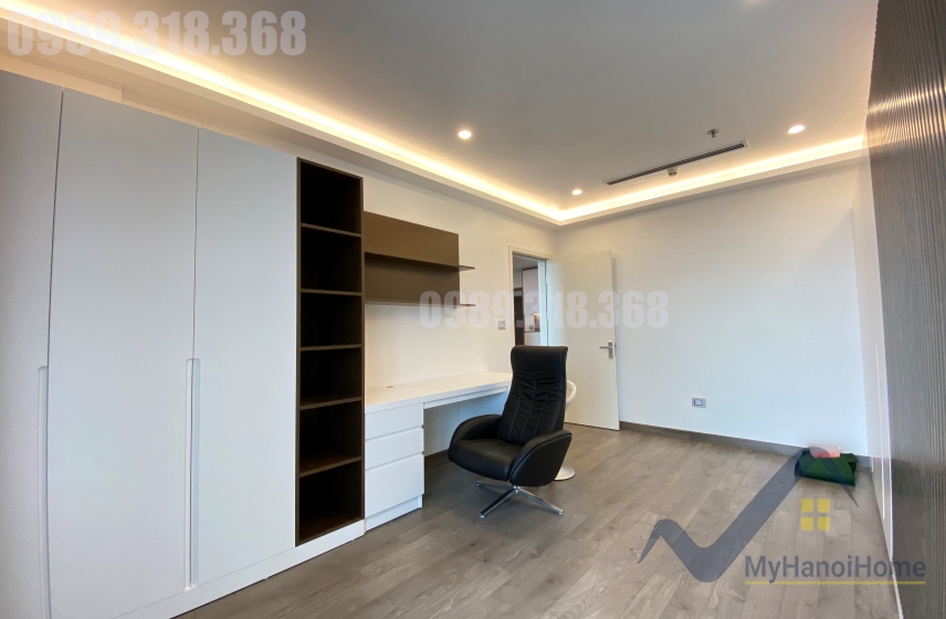 Cho thuê căn hộ 2PN đập thông Symphony diện tích 140m2 13