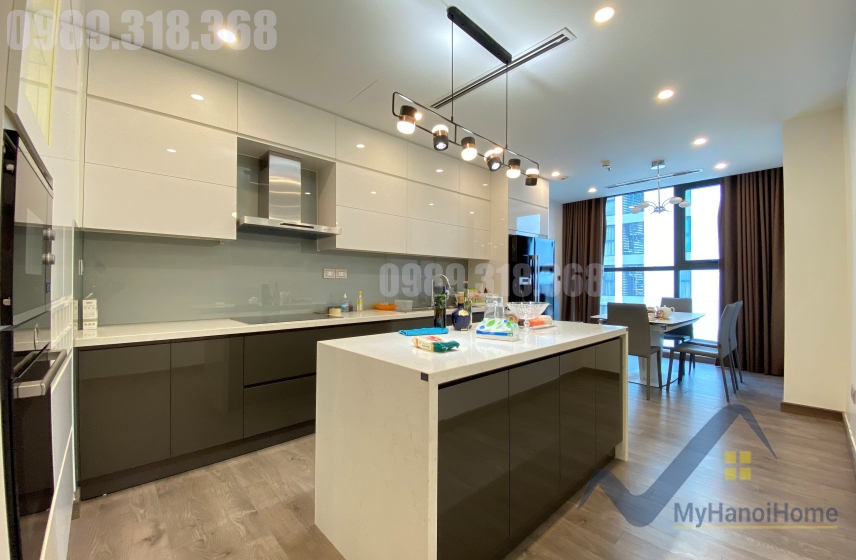 Cho thuê căn hộ 2PN đập thông Symphony diện tích 140m2 2
