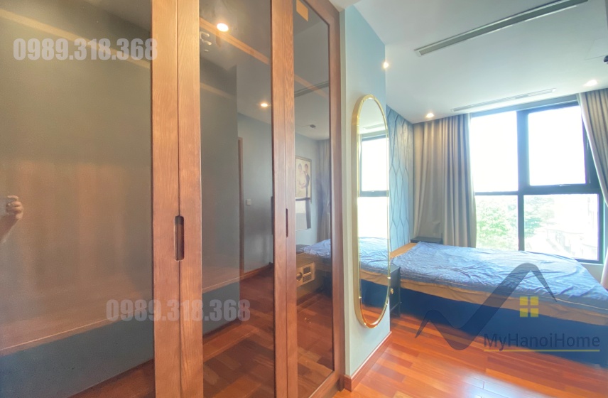 Cho thuê căn hộ đập thông 3PN, 4WC Vinhomes Symphony 130m2 17