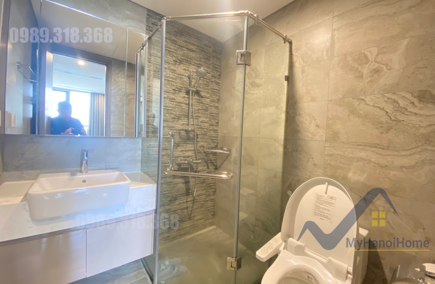 Cho thuê căn hộ đập thông 3PN, 4WC Vinhomes Symphony 130m2 21