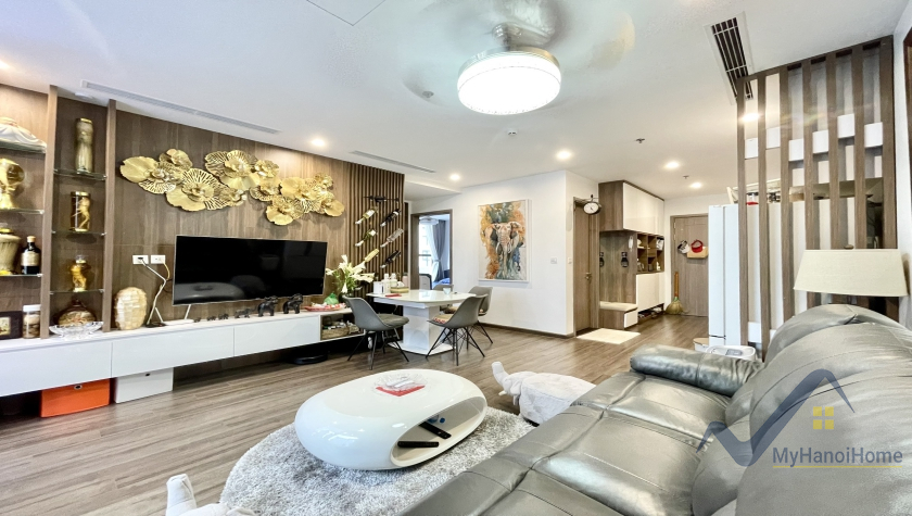 Cho thuê căn hộ Vinhomes Symphony 2PN 2WC đầy đủ đồ 1