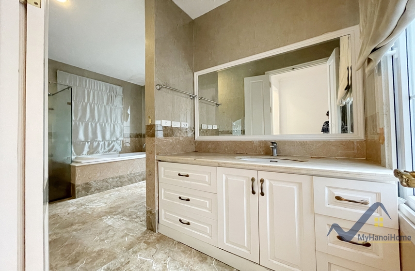 Cho thuê đơn lập Vinhomes Riverside gần Almaz và BIS 11