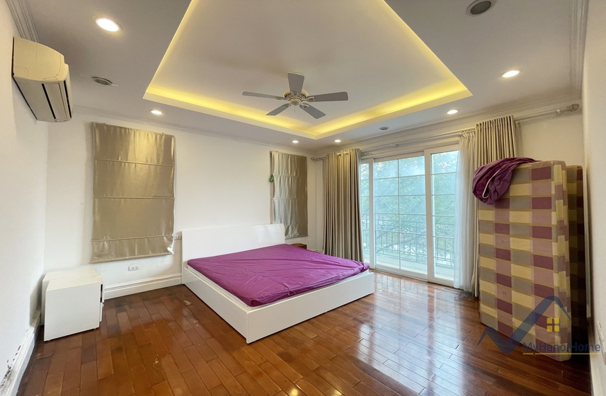 Cho thuê đơn lập Vinhomes Riverside gần Almaz và BIS 13
