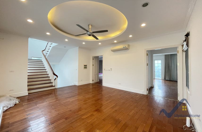 Cho thuê đơn lập Vinhomes Riverside gần Almaz và BIS 16