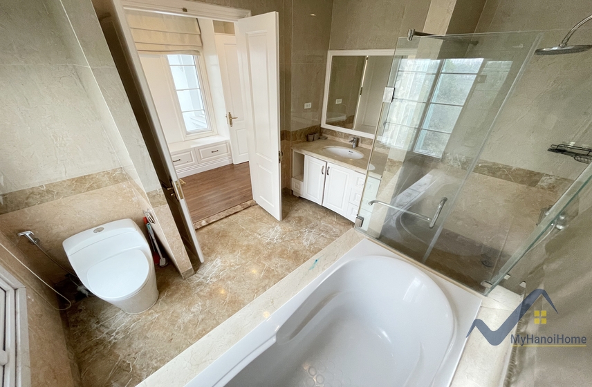 Cho thuê đơn lập Vinhomes Riverside gần Almaz và BIS 21