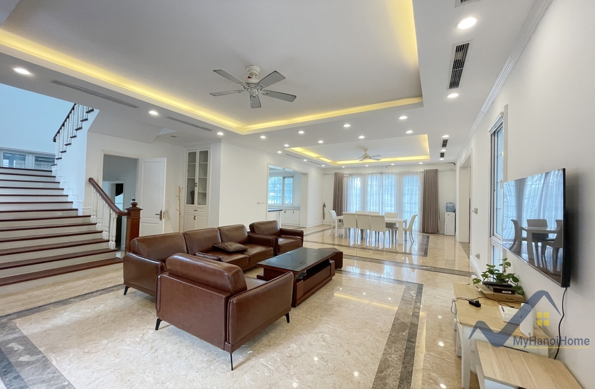 Cho thuê đơn lập Vinhomes Riverside gần Almaz và BIS 4