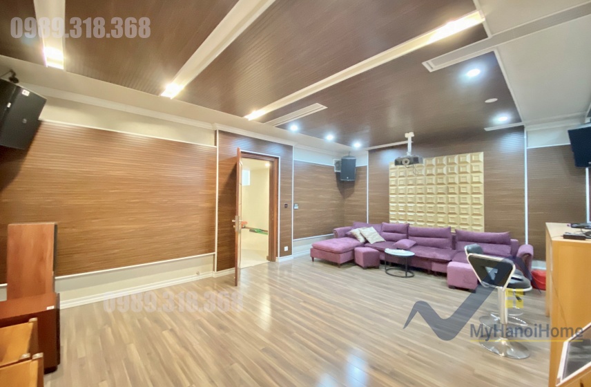 Cho thuê đơn lập Vinhomes Riverside phong cách hiện đại, full đồ 9