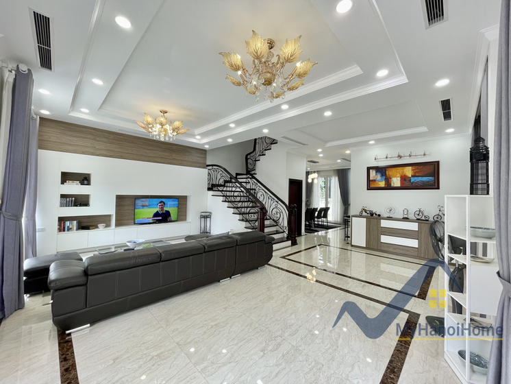 Cho thuê nhà liền kề Vinhome Riverside Long Biên full đồ 1