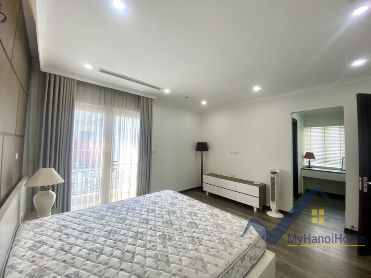 Cho thuê nhà liền kề Vinhome Riverside Long Biên full đồ 17
