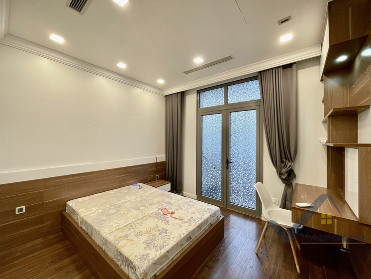 Cho thuê nhà liền kề Vinhomes Harmony Long Biên full đồ 11