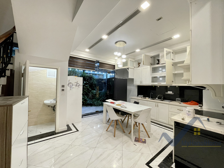 Cho thuê nhà liền kề Vinhomes Harmony Long Biên full đồ 3
