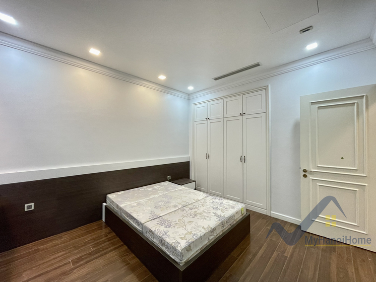 Cho thuê nhà liền kề Vinhomes Harmony Long Biên full đồ 8