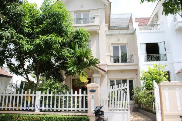 Cho thuê nhà tại Vinhomes Riverside Hoa Lan full nội thất 1