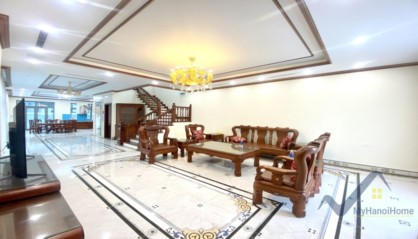 Cho thuê nhà Vinhomes Harmony có thang máy, gần Vinschool 1