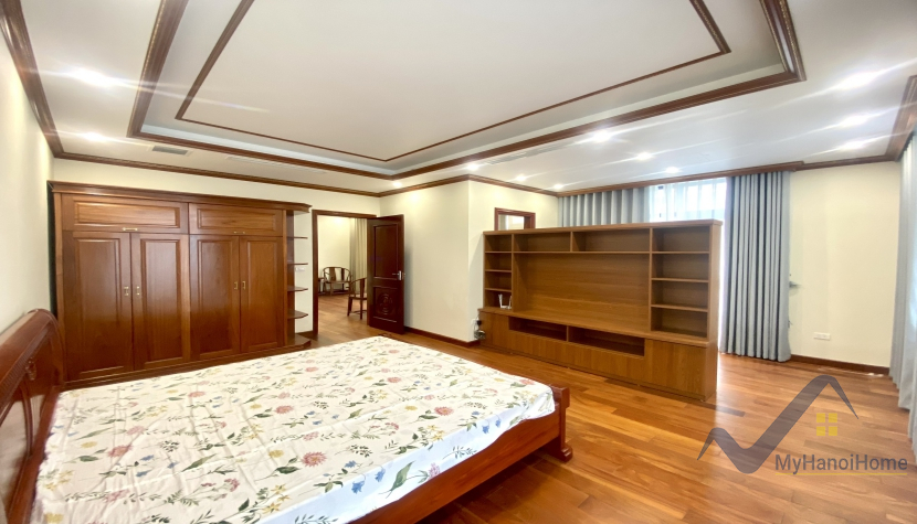 Cho thuê nhà Vinhomes Harmony có thang máy, gần Vinschool 12