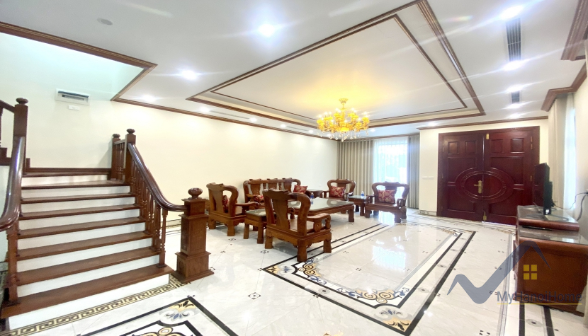 Cho thuê nhà Vinhomes Harmony có thang máy, gần Vinschool 3