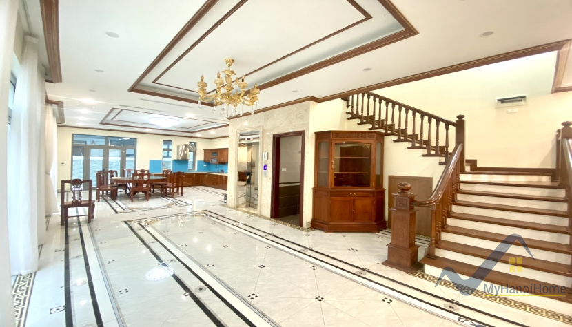 Cho thuê nhà Vinhomes Harmony có thang máy, gần Vinschool 4