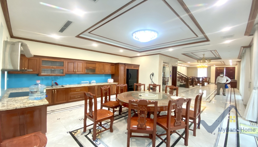 Cho thuê nhà Vinhomes Harmony có thang máy, gần Vinschool 6