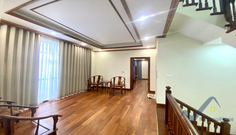 Cho thuê nhà Vinhomes Harmony có thang máy, gần Vinschool 7