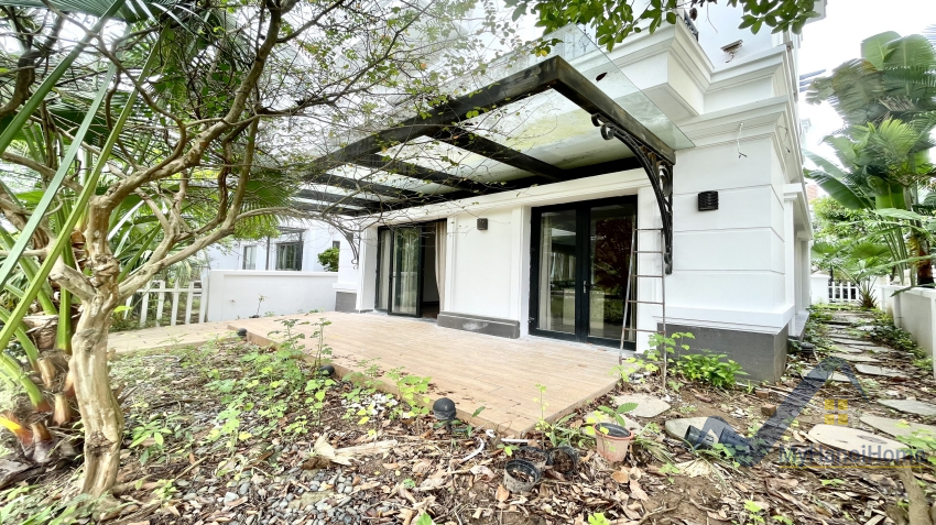 Cho thuê nhà Vinhomes Riverside có thang máy 4PN 6