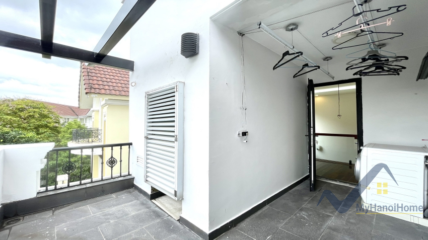 Cho thuê nhà Vinhomes Riverside có thang máy 4PN 21